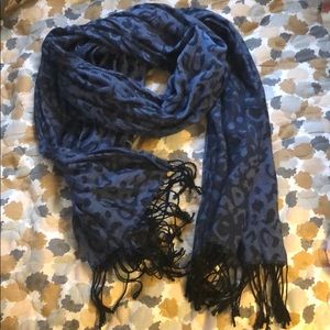 Reversible fashion scarf
